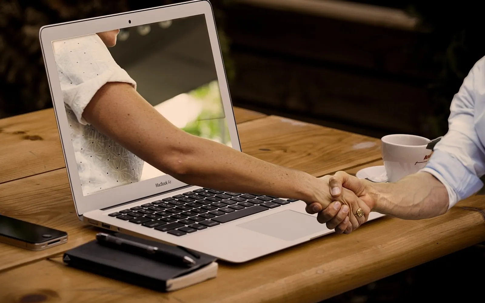 Virtual coworkers, virtual friends and online friends